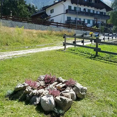 Grazioso In Casa Di Montagna A Apartment San Vito di Cadore